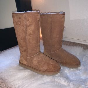 Size 9, women’s classic tall UGG boots